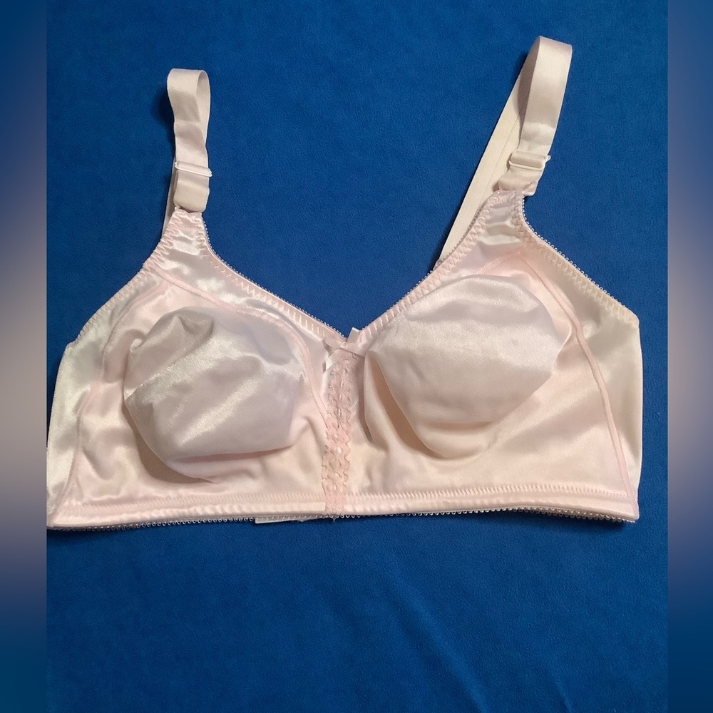Bali 3820 Wirefree Bra 3800908 RN 16763 Size 42D New